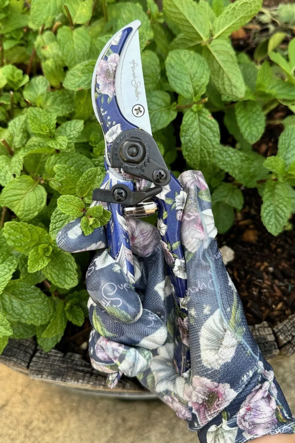 AS Gardening Gloves - Indigo Trumpet