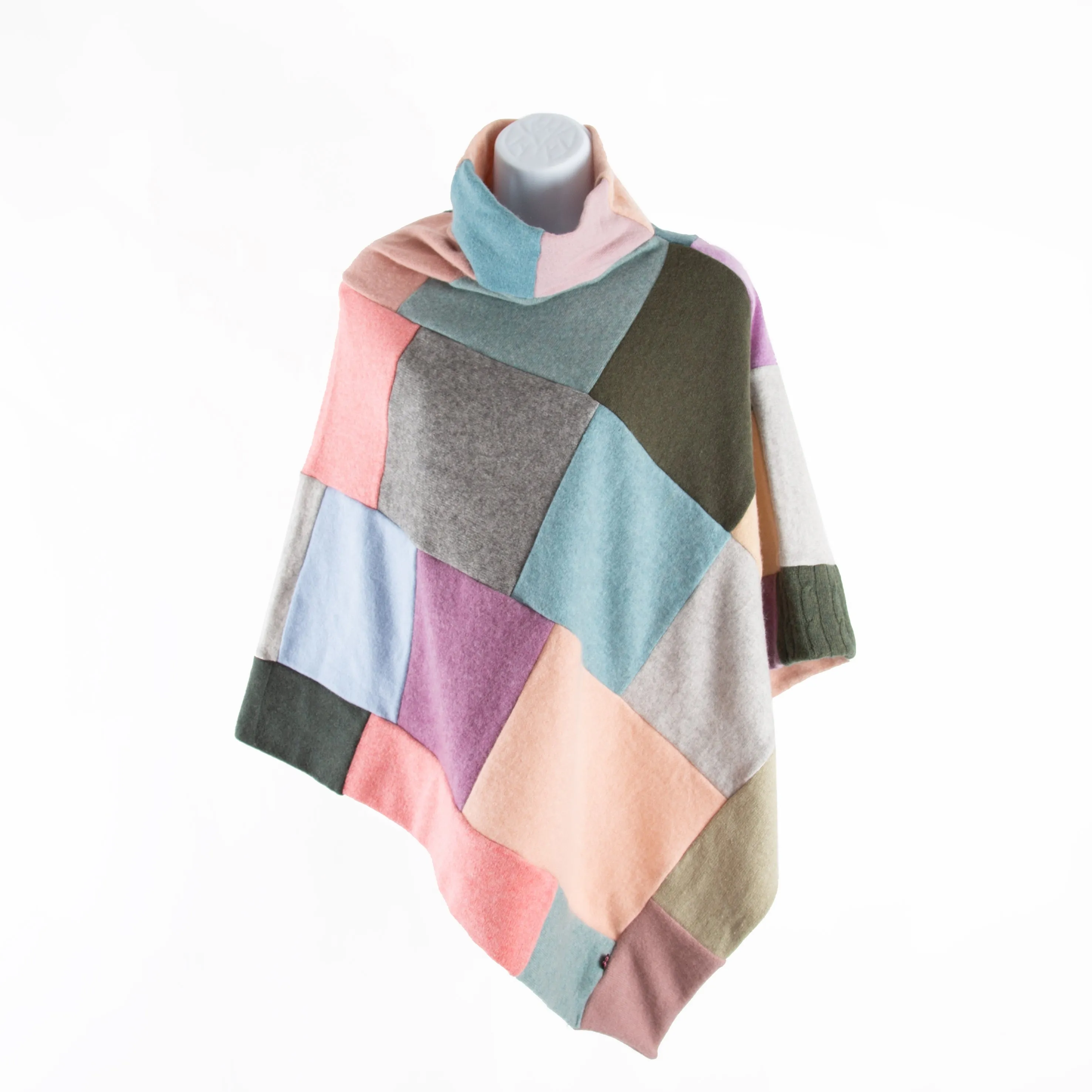 Coastal Path Turtleneck Cashmere Poncho