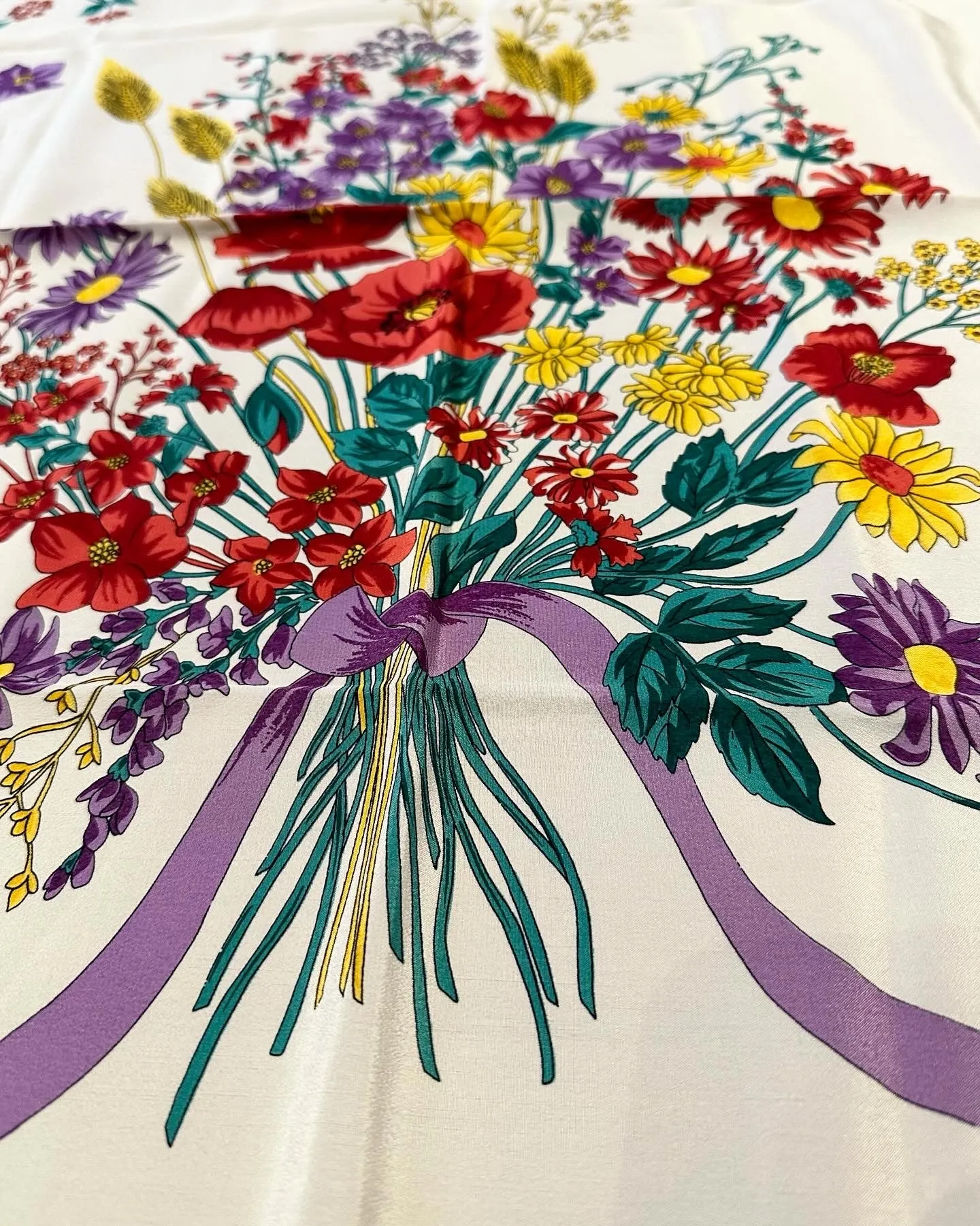 GUCCI Floral Print Silk Scarf