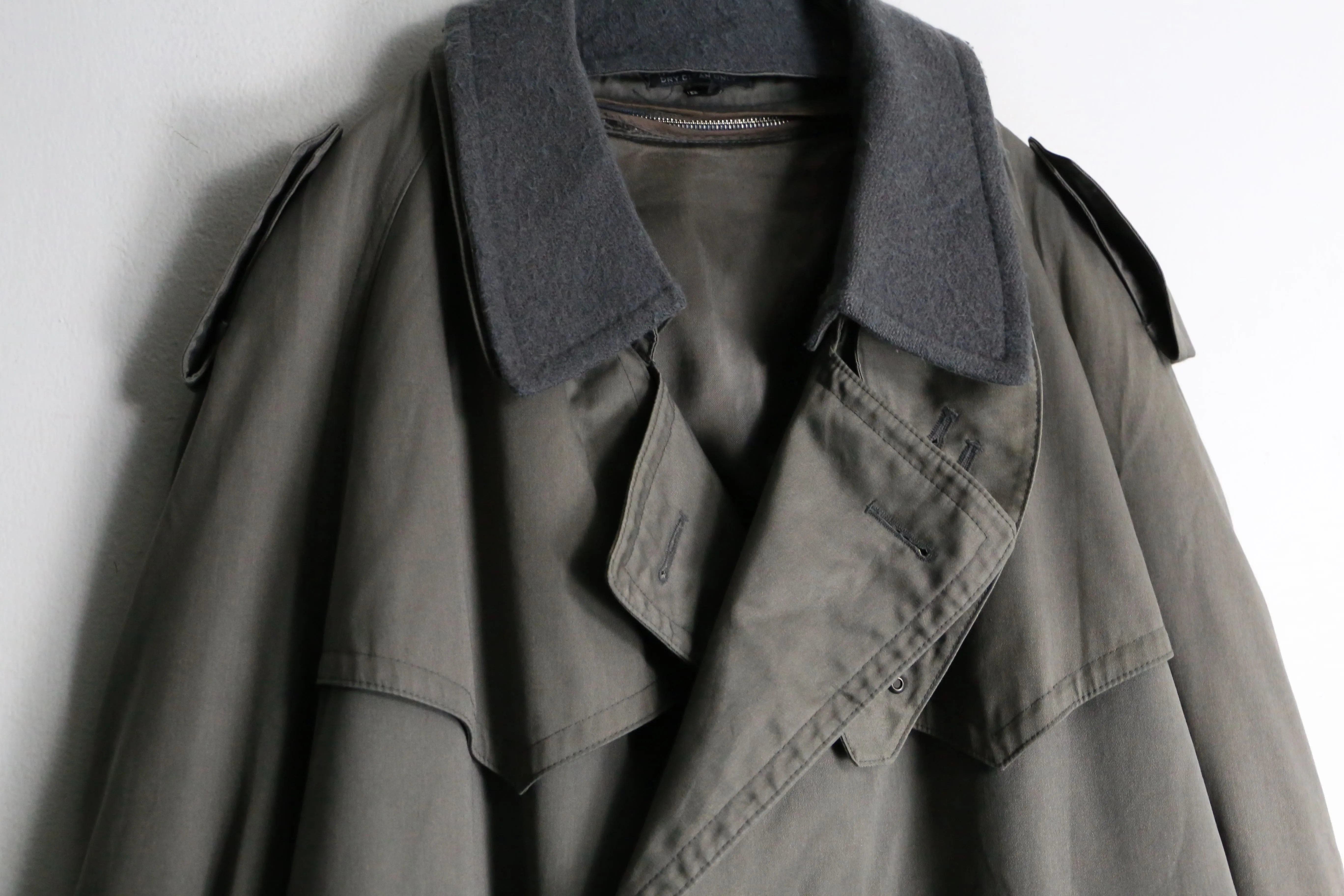 “KUPPEN HEIMER” dark gray trench coat