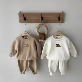 Playful Bear - Bequem gestickt Passendes Bären-Set für Babys (Pullover   Hose)