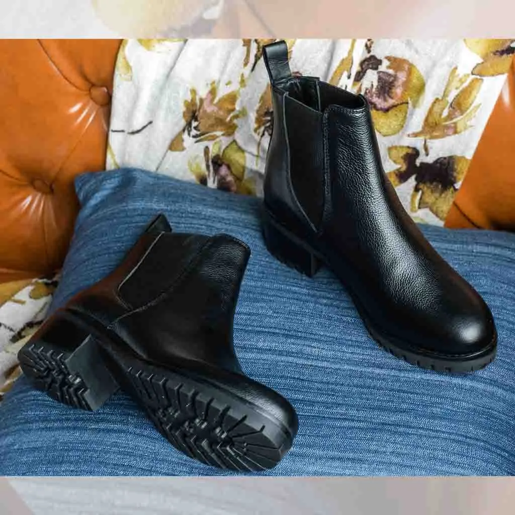 Saint Sophia Black Leather Ankle Boots